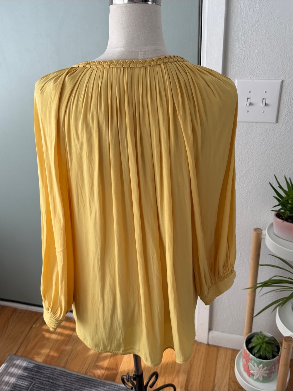 Chico’s blouse - Picture 3 of 4